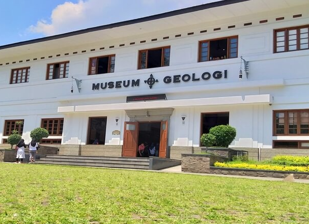 Museum-Geologi-Bandung