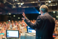 Panduan Lengkap Memilih Pelatihan Public Speaking Profesional